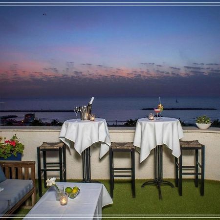 Bugrashov Beach 88 Hotel And Spa Тель-Авив Экстерьер фото